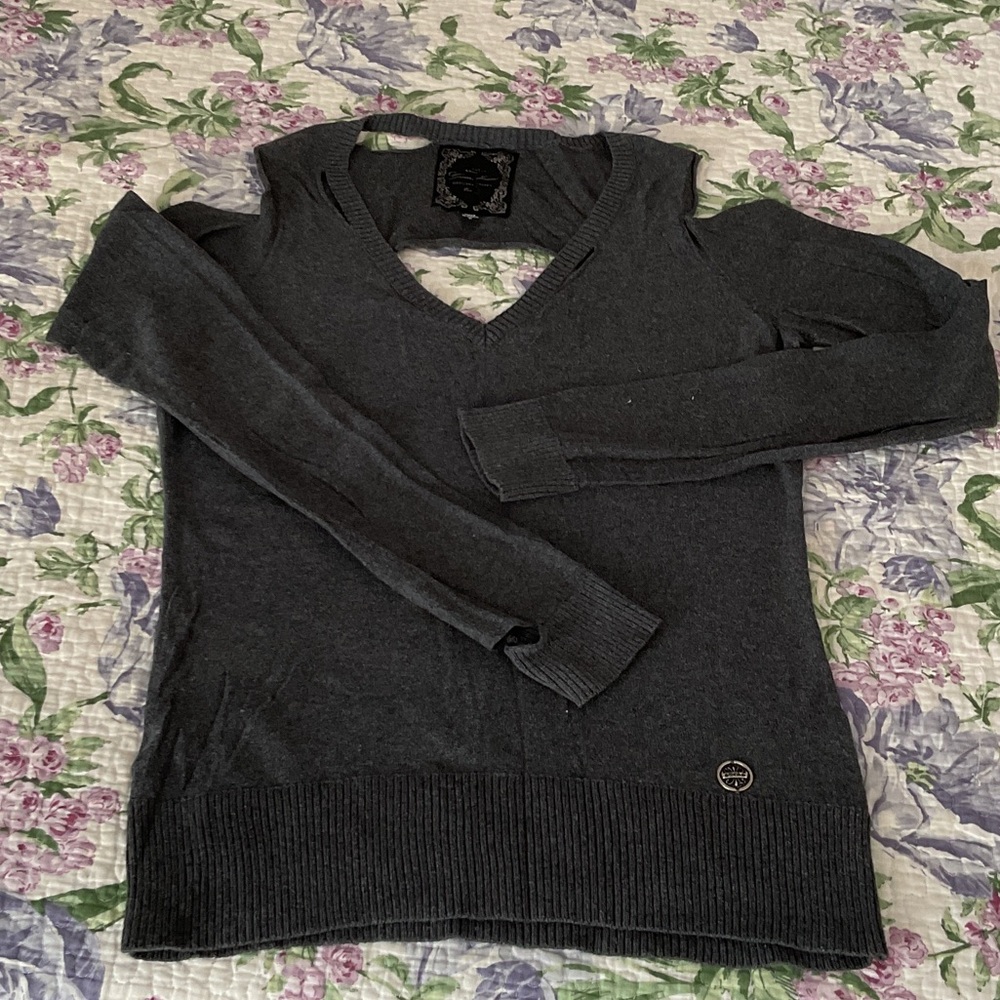 Guess cut out and distressed V-Neck Sweater; size M